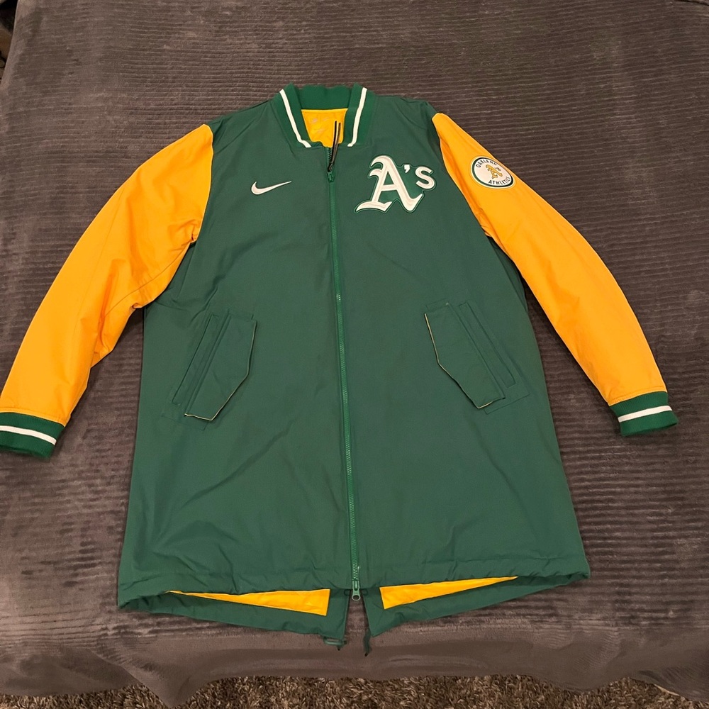 Oakland Athletics Nike Authentic Collection Dugout Performance Full-Zip Jacket